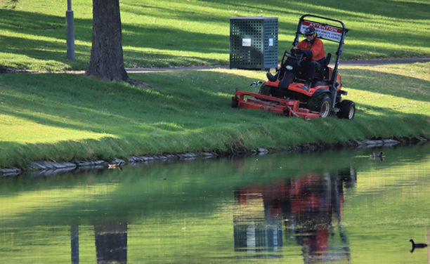 Best Riding Lawn Mowers Reviews 2023