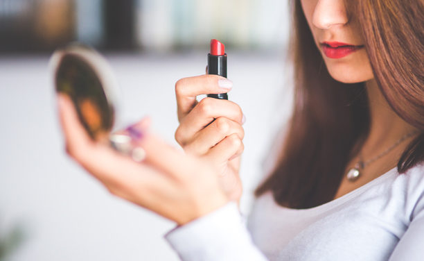Best Nude Lipsticks Reviews 2023